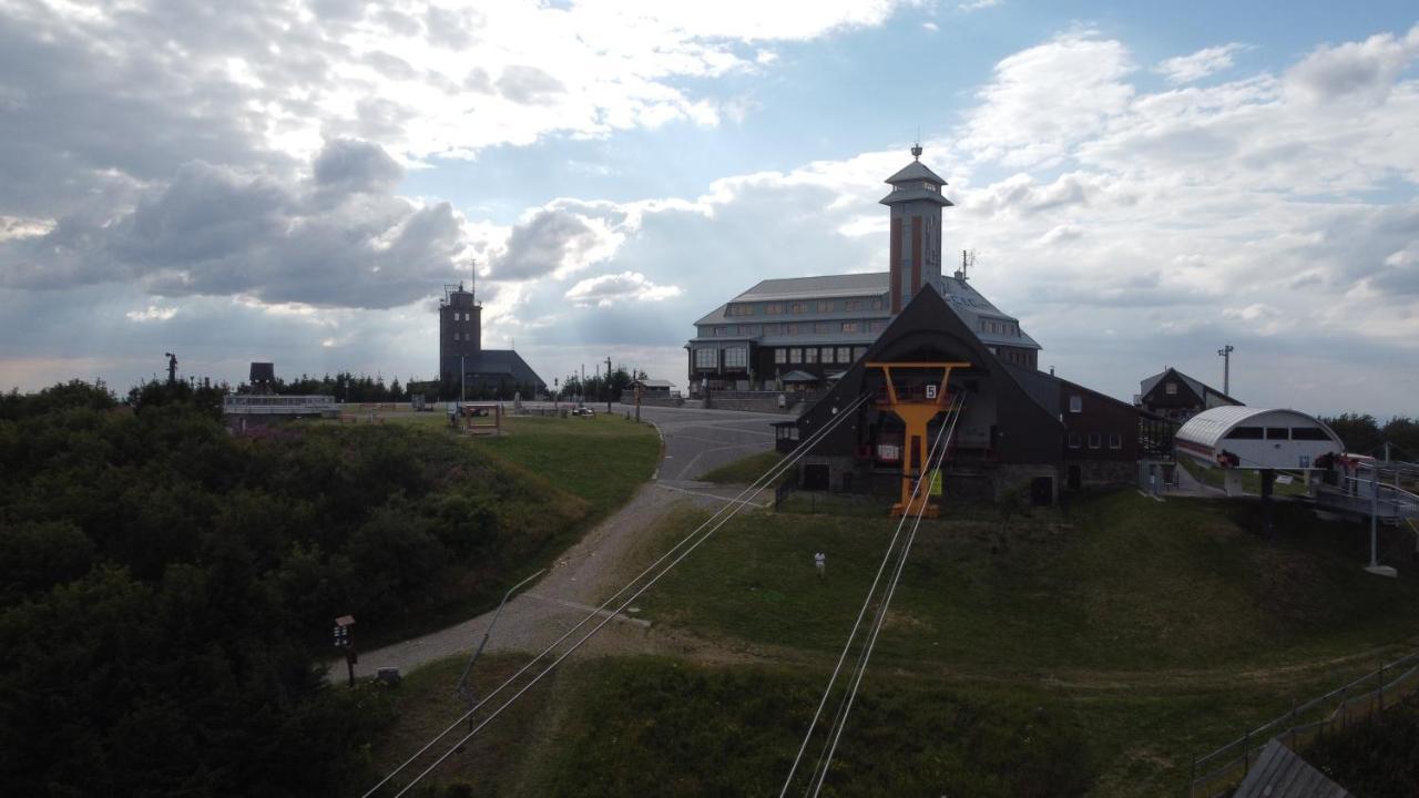 Ferienwohnungen Zauberberg, Schneehase & Glitzerhirsch Oberwiesenthal Εξωτερικό φωτογραφία